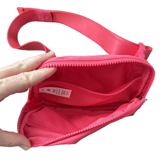 Lululemon Everywhere Woman’s Belt Bag 1L Lip Gloss